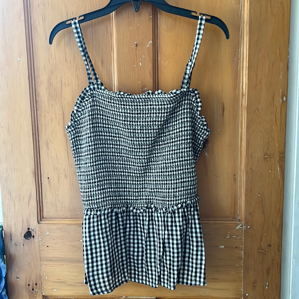 Black and white top, size small, never worn,